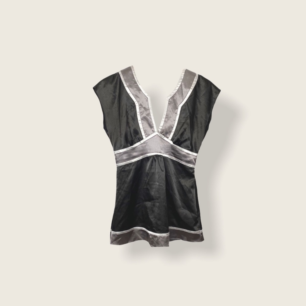 Suzy Shier M/L Satin Short-Sleeved Tunic Blouse